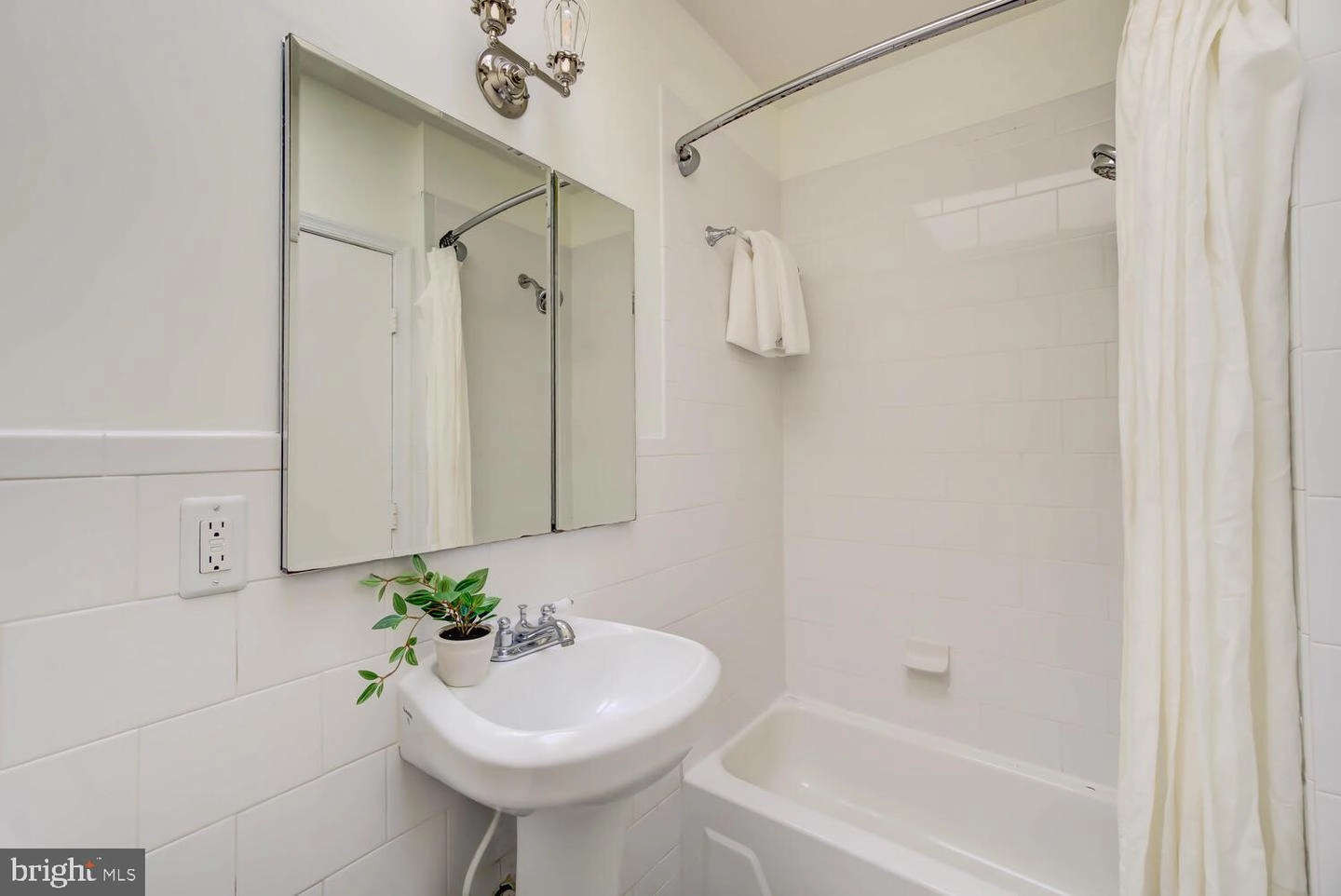 213 14th Pl NE, Washington, DC 20002 photo 17