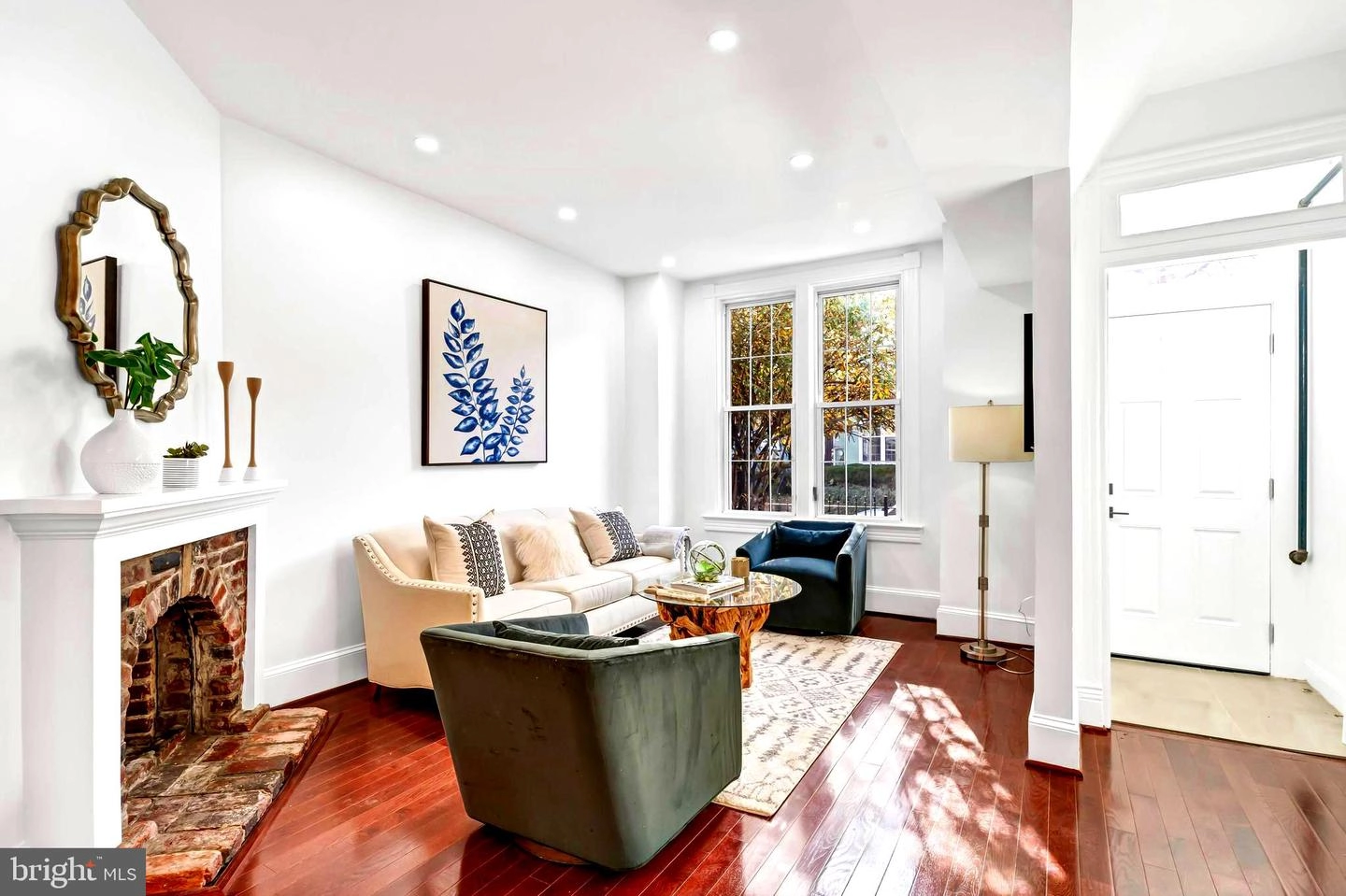 Living - 1314 Emerald St NE, Washington, DC 20002 photo 1 of 9