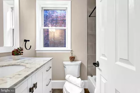 Bath - 1314 Emerald St NE, Washington, DC 20002 photo 9 of 10
