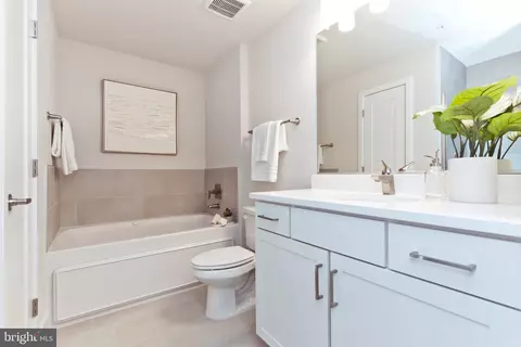 50 Florida Ave NE #919, Washington, DC 20002 photo 17