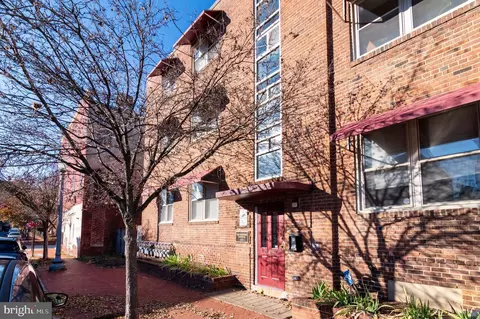 345 Oakdale Pl NW #102, Washington, DC 20001