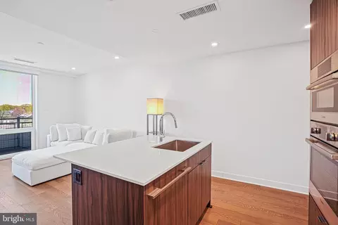 37 L St SE #304, Washington, DC 20003 photo 9