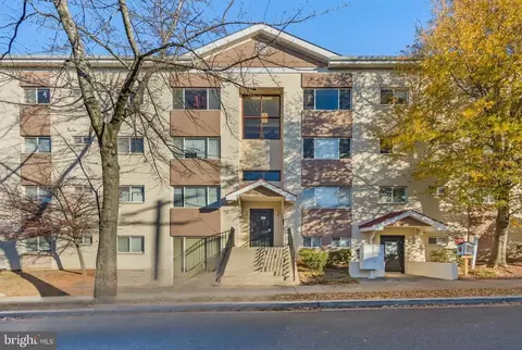 300 50th St SE #401, Washington, DC 20019
