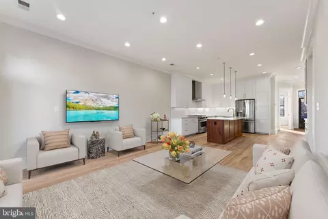 504 C St NE #3, Washington, DC 20002
