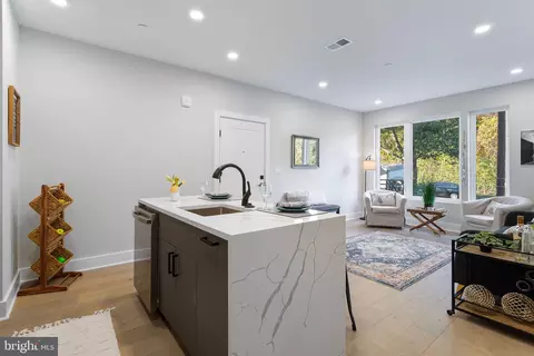2209 M St NE #5, Washington, DC 20002 photo 8