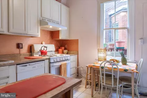 105 8th St SE, Washington, DC 20003 photo 24