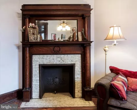 105 8th St SE, Washington, DC 20003 photo 3