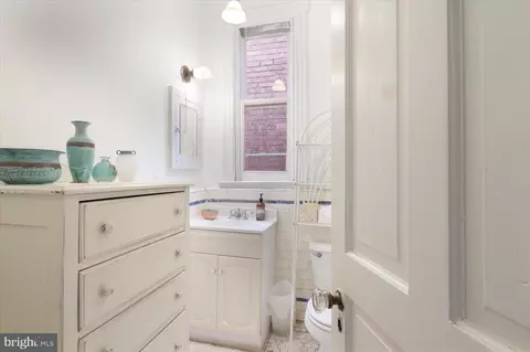 105 8th St SE, Washington, DC 20003 photo 40