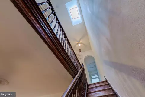 105 8th St SE, Washington, DC 20003 photo 29