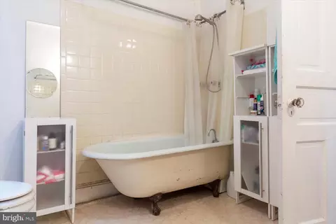 105 8th St SE, Washington, DC 20003 photo 32