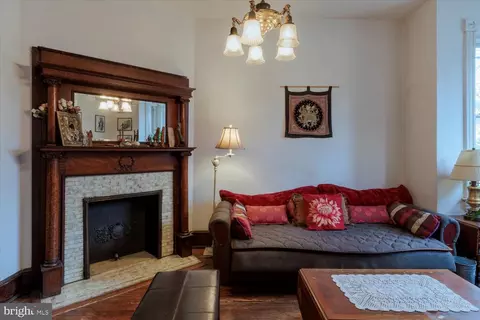 105 8th St SE, Washington, DC 20003 photo 11