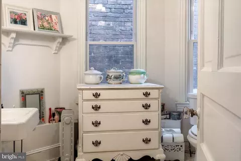 105 8th St SE, Washington, DC 20003 photo 31