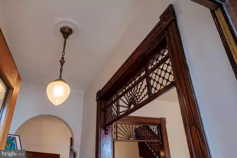 105 8th St SE, Washington, DC 20003 photo 10