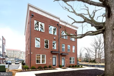 429 Brookland Grv NE, Washington, DC 20017