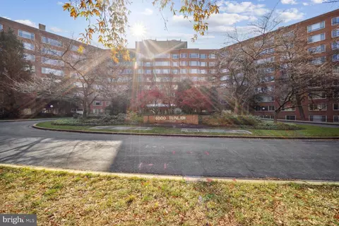 4000 Tunlaw Rd NW #631, Washington, DC 20007