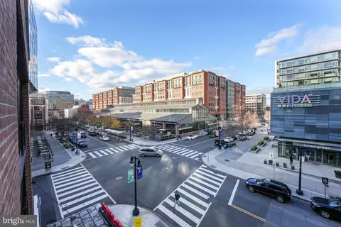 View/Area - 1300 4th St SE #305, Washington, DC 20003 photo 2 of 8