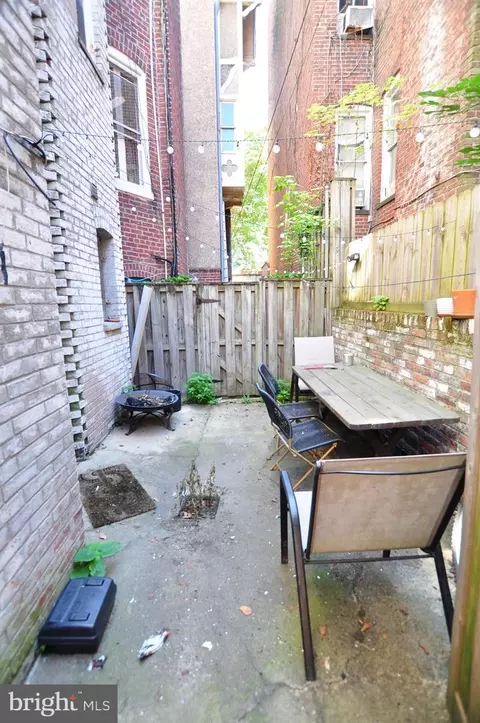 Exterior - 1904 Calvert St NW, Washington, DC 20009 photo 8 of 10