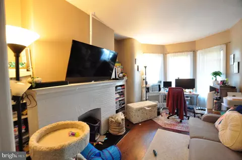 Living - 1904 Calvert St NW, Washington, DC 20009 photo 3 of 8