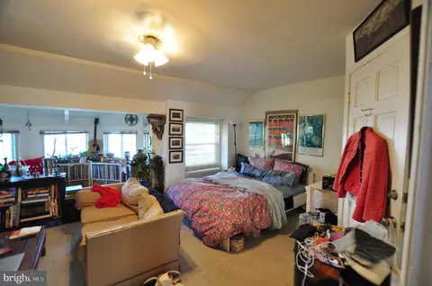 Bedroom - 1904 Calvert St NW, Washington, DC 20009 photo 4 of 6