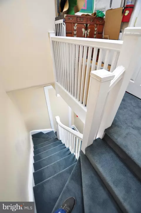 Entry Way - 1904 Calvert St NW, Washington, DC 20009 photo 7 of 13