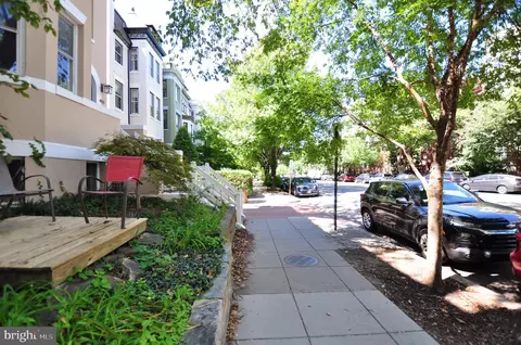 Exterior - 1904 Calvert St NW, Washington, DC 20009 photo 3 of 10