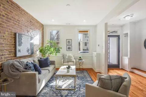 721 Newton Pl NW, Washington, DC 20010