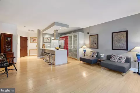 955 NW 26th St NW #208, Washington, DC 20037