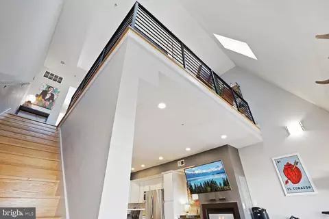 611 M St NE #4, Washington, DC 20002 photo 4