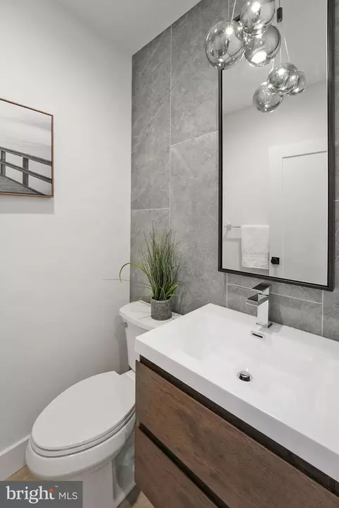 33 T St NE, Washington, DC 20002 photo 18