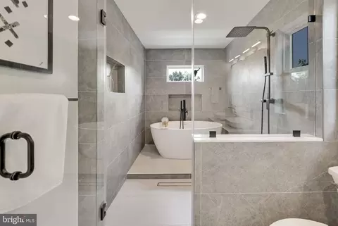 33 T St NE, Washington, DC 20002 photo 24