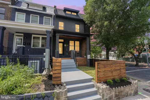 33 T St NE, Washington, DC 20002 photo 2