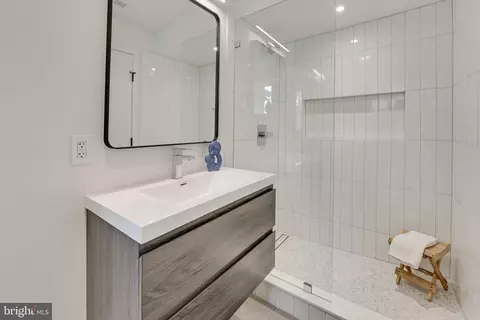 33 T St NE, Washington, DC 20002 photo 35