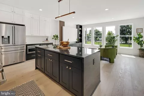 33 T St NE, Washington, DC 20002 photo 15