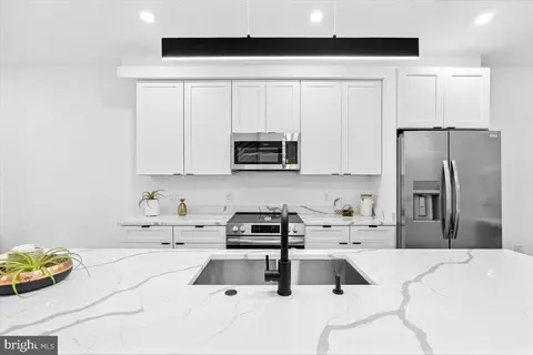 2527 12 Elvans Rd SE, Washington, DC 20020 photo 2
