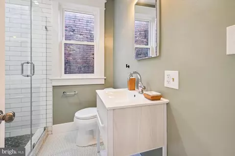 Bath - 619 14th St NE, Washington, DC 20002 photo 5 of 6
