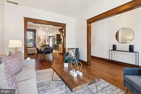 Living - 619 14th St NE, Washington, DC 20002 photo 3 of 5