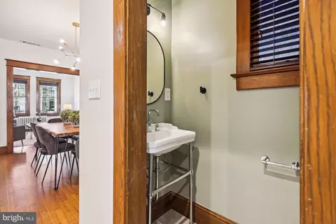 Bath - 619 14th St NE, Washington, DC 20002 photo 1 of 6