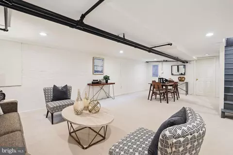 Living - 619 14th St NE, Washington, DC 20002 photo 5 of 5