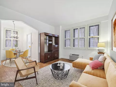 1010 25th St NW #111, Washington, DC 20037