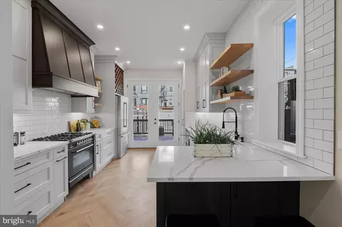 55 R St NW, Washington, DC 20001 photo 13