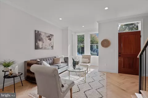 55 R St NW, Washington, DC 20001 photo 6