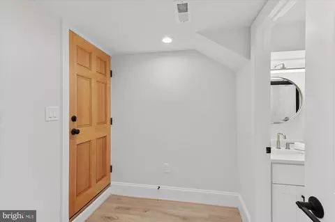55 R St NW, Washington, DC 20001 photo 51
