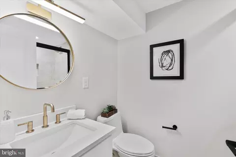 55 R St NW, Washington, DC 20001 photo 48