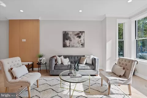 55 R St NW, Washington, DC 20001 photo 4