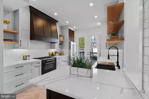 55 R St NW, Washington, DC 20001 photo 14