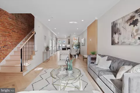 55 R St NW, Washington, DC 20001 photo 8
