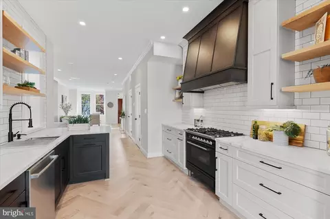 55 R St NW, Washington, DC 20001 photo 18