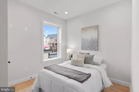 55 R St NW, Washington, DC 20001 photo 38