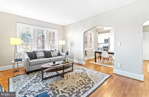 208 Farragut St NW #101, Washington, DC 20011