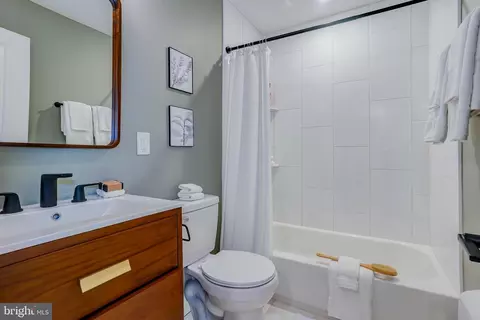 310 Delafield Pl NW #2, Washington, DC 20011 photo 6